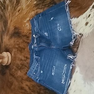 DENIM WEEKEND SHORTS